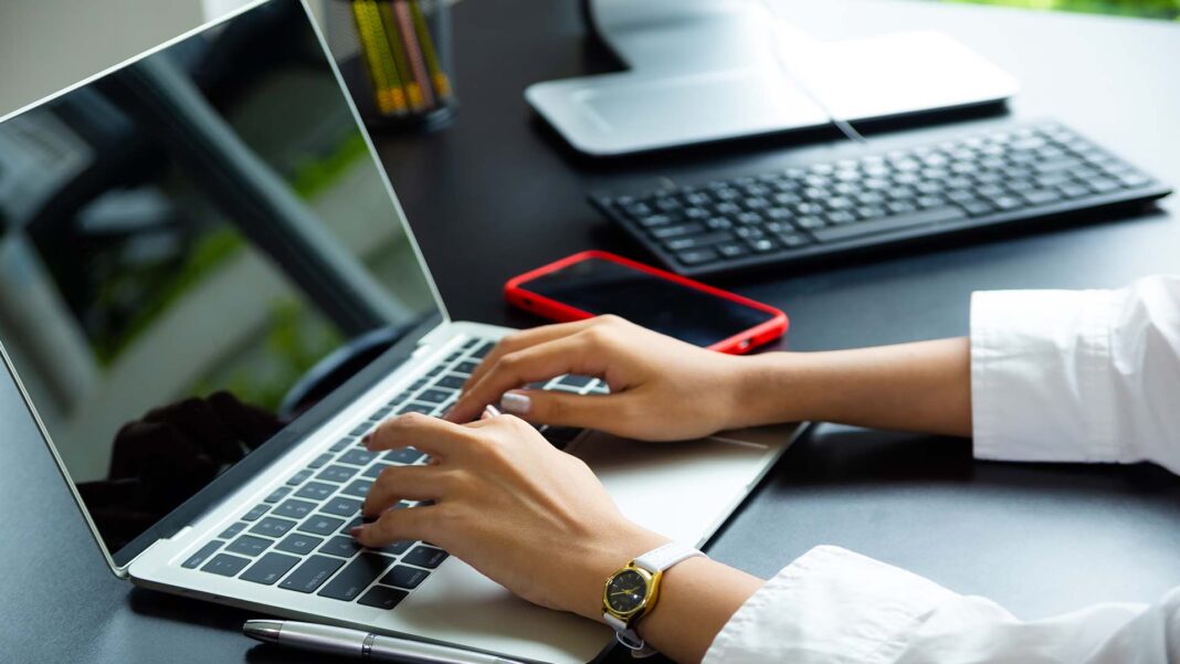 Laptop on rent in Mumbai