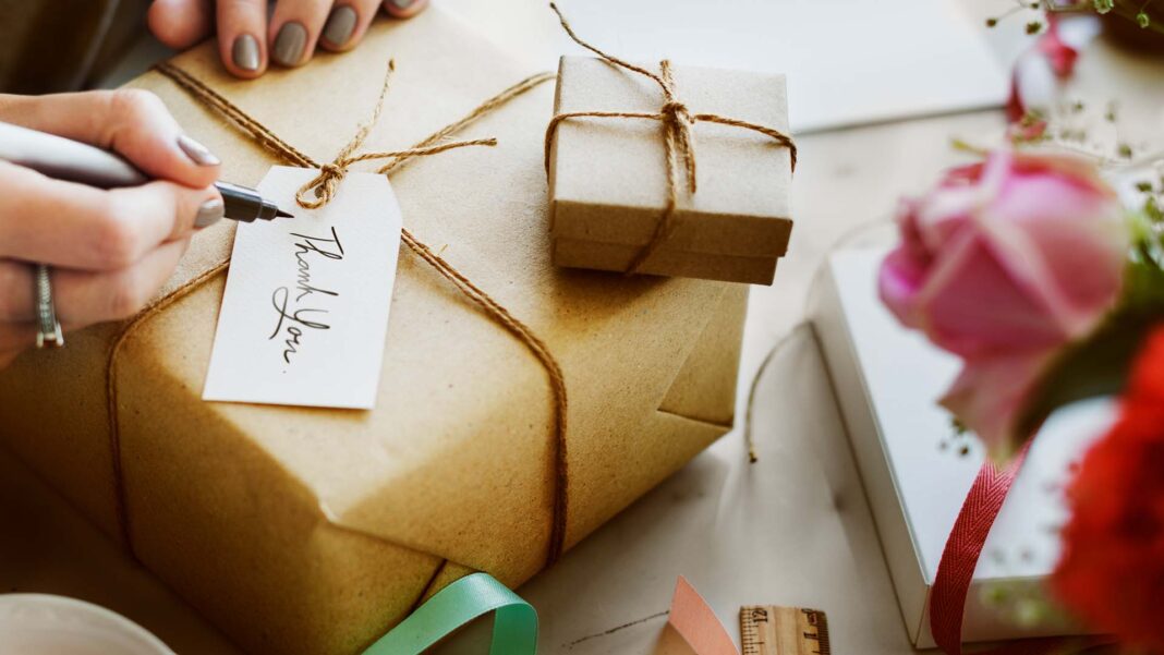 Why Custom Gifts in India Are Making Celebrations More Memorable