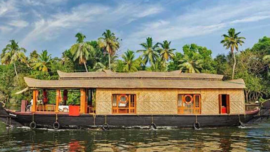From Scenic Canals to Comfortable Stays: Discover Houseboat Holidays in Kerala