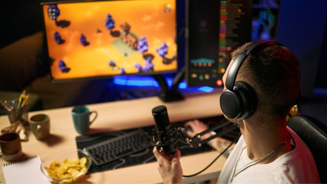 Understanding Esports Competitions, Teamwork, and Competitive Gaming Culture